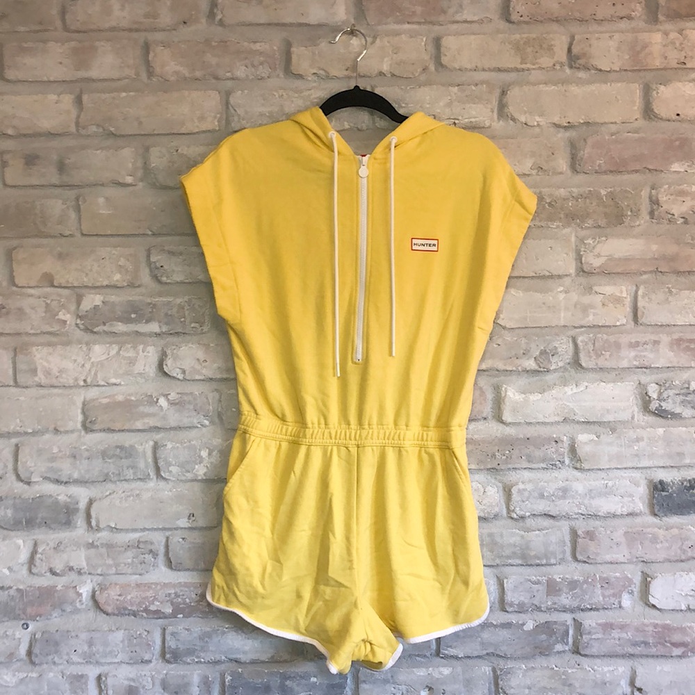 Hunter sleeveless jumpsuit with hood and zipper detail